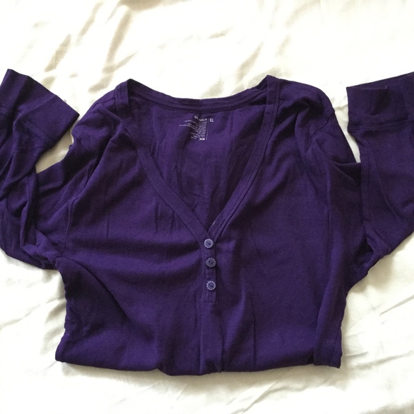 Woman Old Navy Shirt V-Neck - Picture 3 of 8